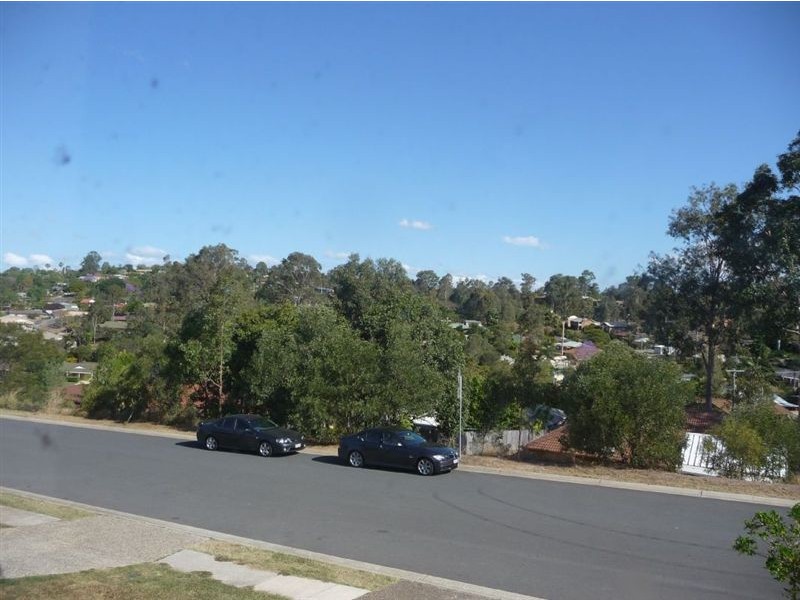 67 Grove Rd, Edens Landing QLD 4207
