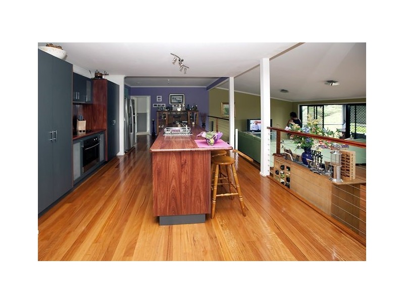 17 Valerie Close, Edens Landing QLD 4207