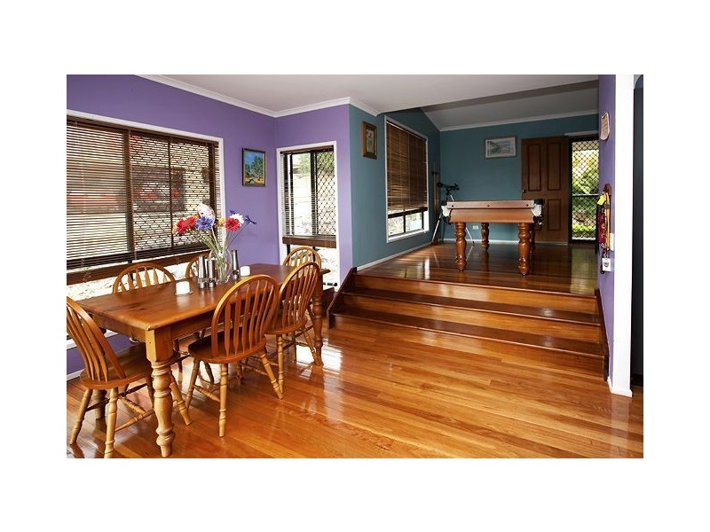 17 Valerie Close, Edens Landing QLD 4207