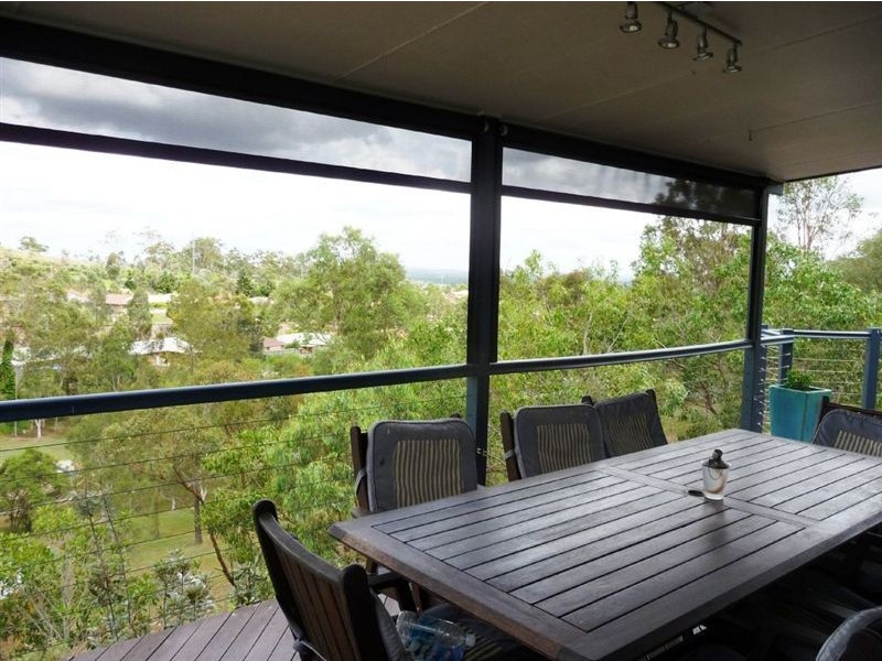 17 Valerie Close, Edens Landing QLD 4207