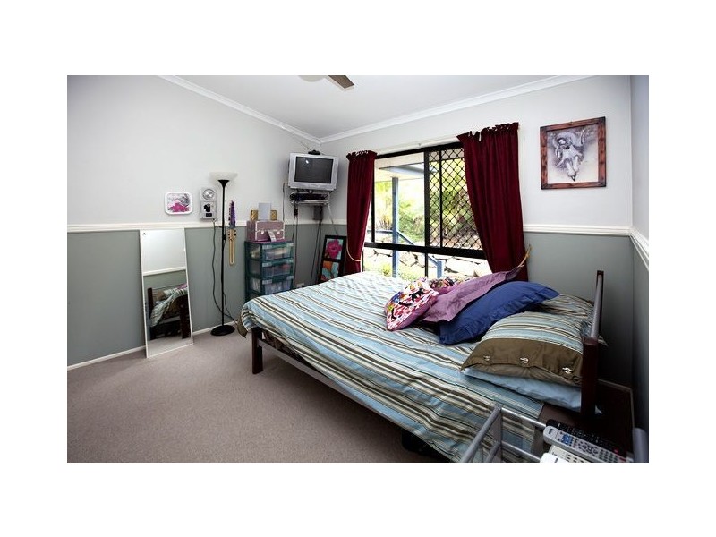 17 Valerie Close, Edens Landing QLD 4207