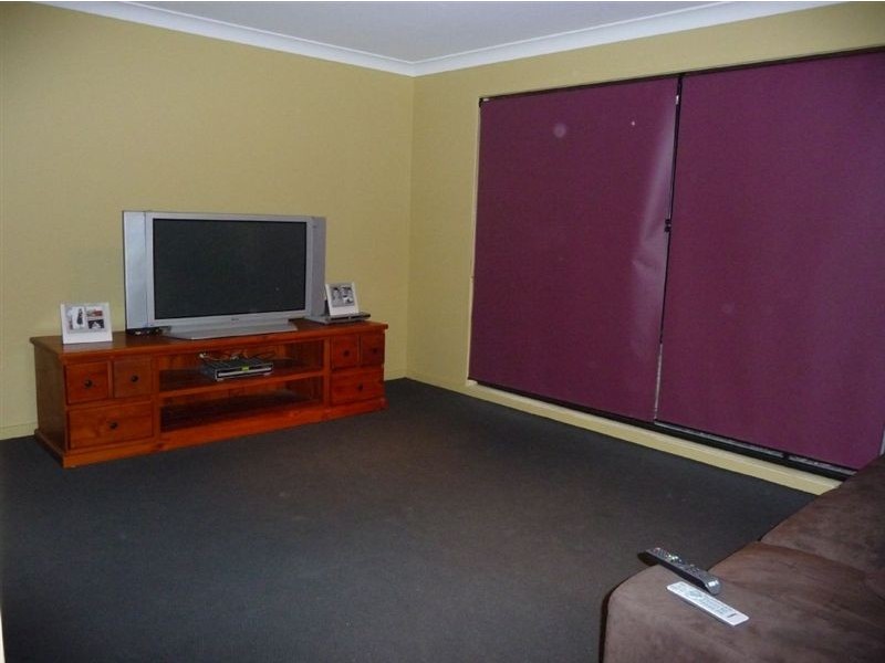 15 Bellthorpe Cr, Waterford QLD 4133