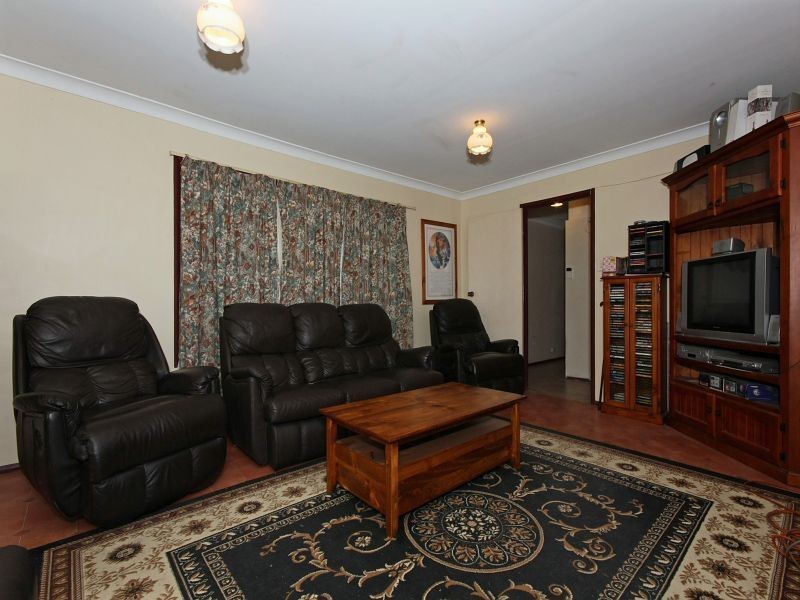 114 Rossmore Rd, Logan Reserve QLD 4133