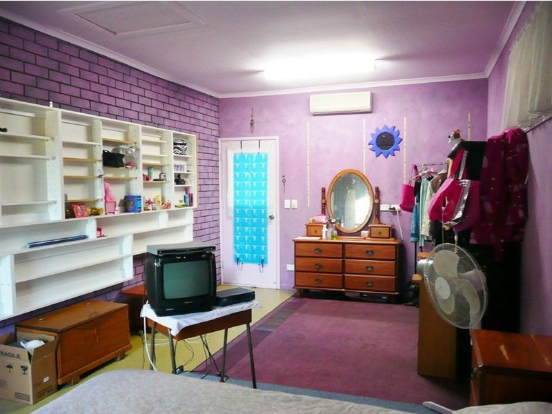 193 Mt Warren Blvd, Mount Warren Park QLD 4207