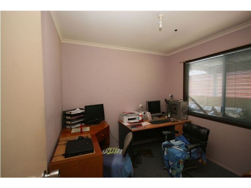 8 Hazel Place, Beenleigh QLD 4207