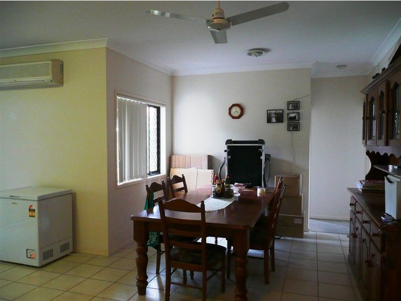 5 Bella Vista Cct, Edens Landing QLD 4207