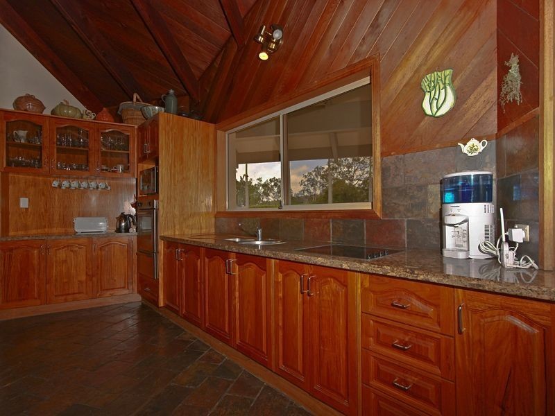 30 Holyrood Rd, Maudsland QLD 4210