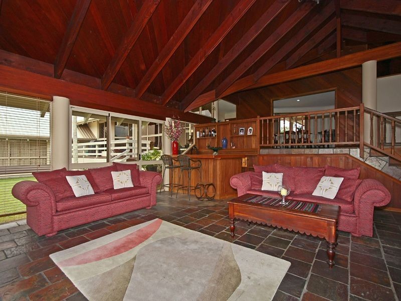 30 Holyrood Rd, Maudsland QLD 4210