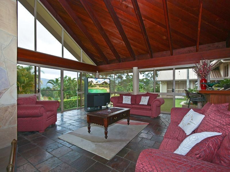 30 Holyrood Rd, Maudsland QLD 4210