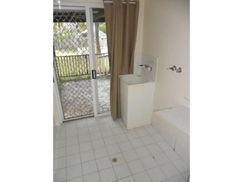 11 Natone Ct, Edens Landing QLD 4207