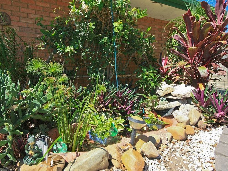 6 Saverin Rd, Eagleby QLD 4207