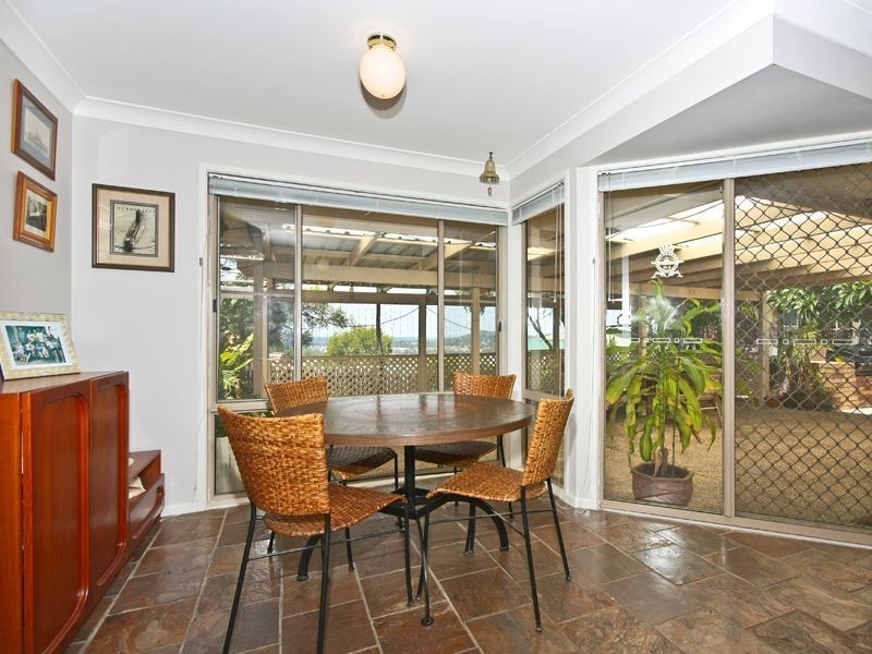 31 Hillside Cres, Edens Landing QLD 4207