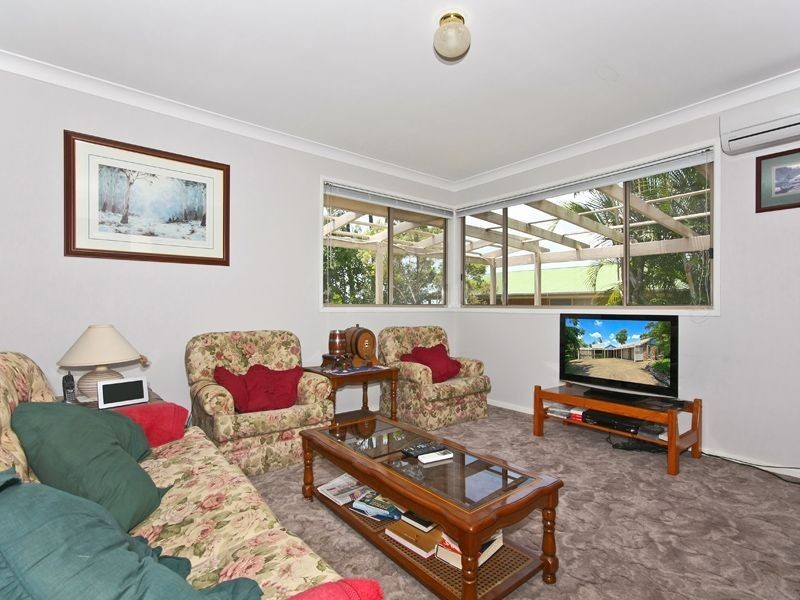 31 Hillside Cres, Edens Landing QLD 4207