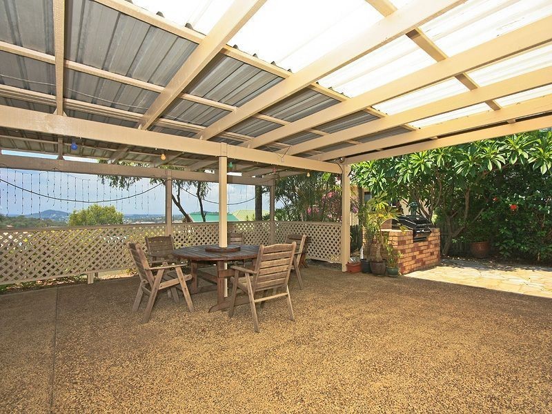 31 Hillside Cres, Edens Landing QLD 4207