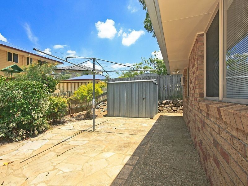 31 Hillside Cres, Edens Landing QLD 4207