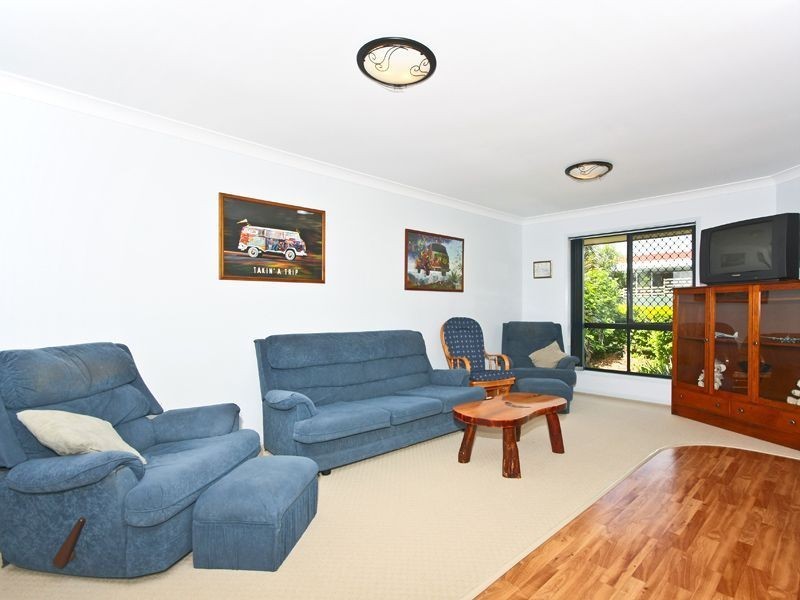 3 Barnhill Tce, Edens Landing QLD 4207