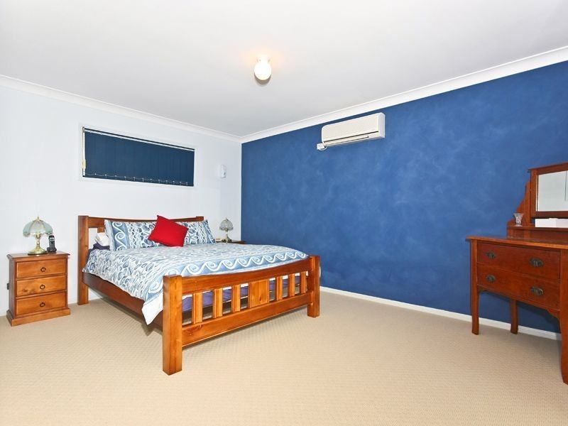 3 Barnhill Tce, Edens Landing QLD 4207