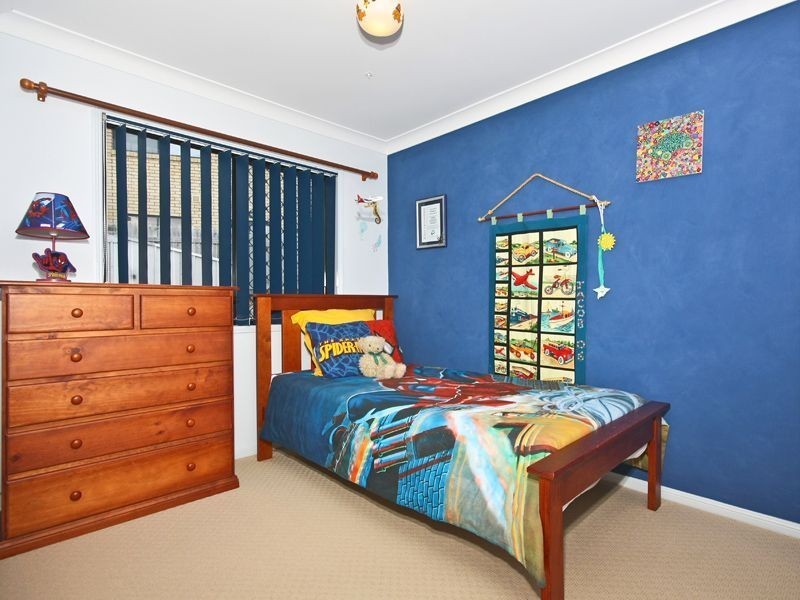 3 Barnhill Tce, Edens Landing QLD 4207