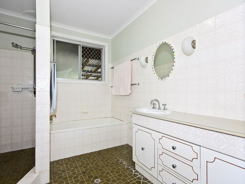 9 Pinelands Street, Loganlea QLD 4131