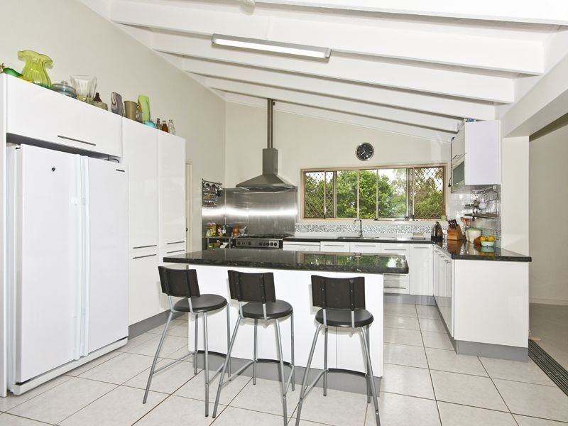 184 HEIN ROAD, Buccan QLD 4207