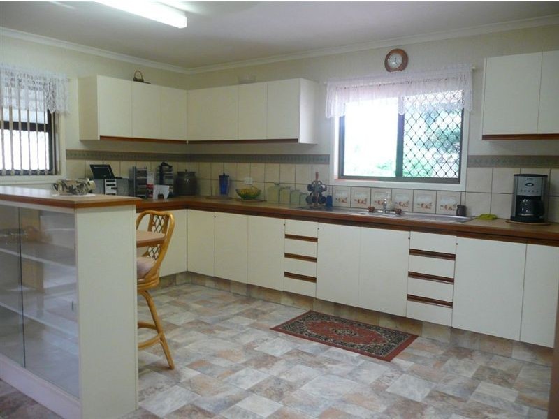 18 Grove Road, Holmview QLD 4207