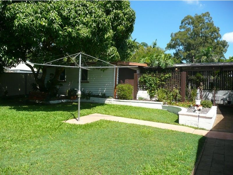 18 Grove Road, Holmview QLD 4207