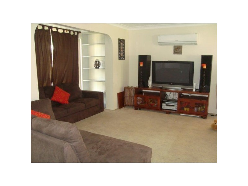 19 Yorkshire Crescent, Mount Warren Park QLD 4207