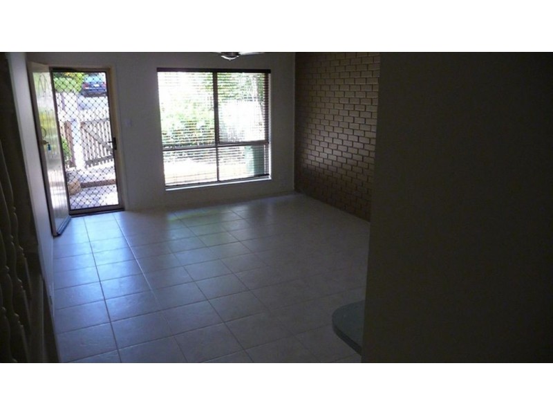 2/20 Pine Av, Beenleigh QLD 4207