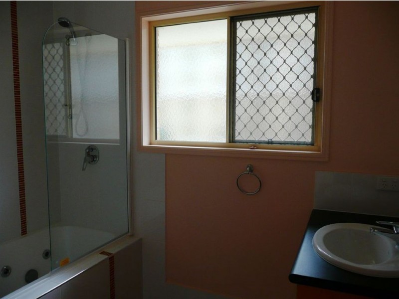 13 Shelley Av, Mount Warren Park QLD 4207