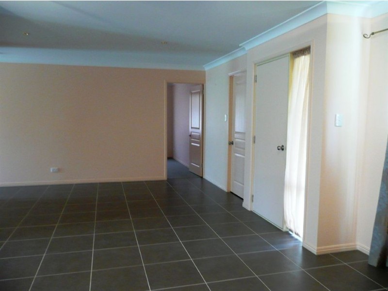 13 Shelley Av, Mount Warren Park QLD 4207