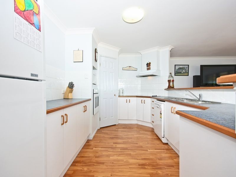 3 Barnhill Tce, Edens Landing QLD 4207