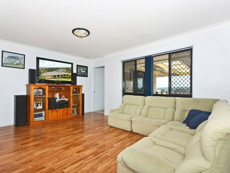 3 Barnhill Tce, Edens Landing QLD 4207