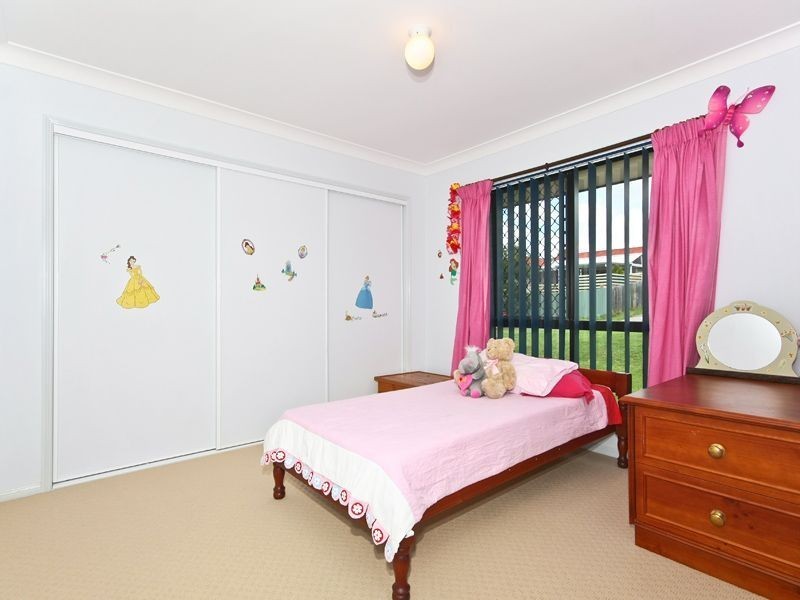 3 Barnhill Tce, Edens Landing QLD 4207