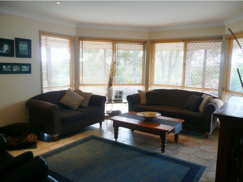 9 Jager Place, Edens Landing QLD 4207