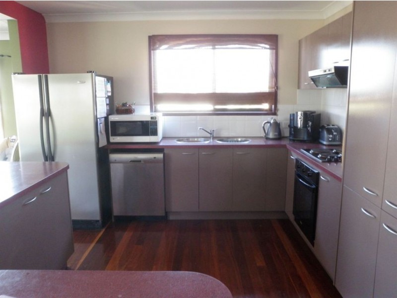 11 Vromans Court, Edens Landing QLD 4207