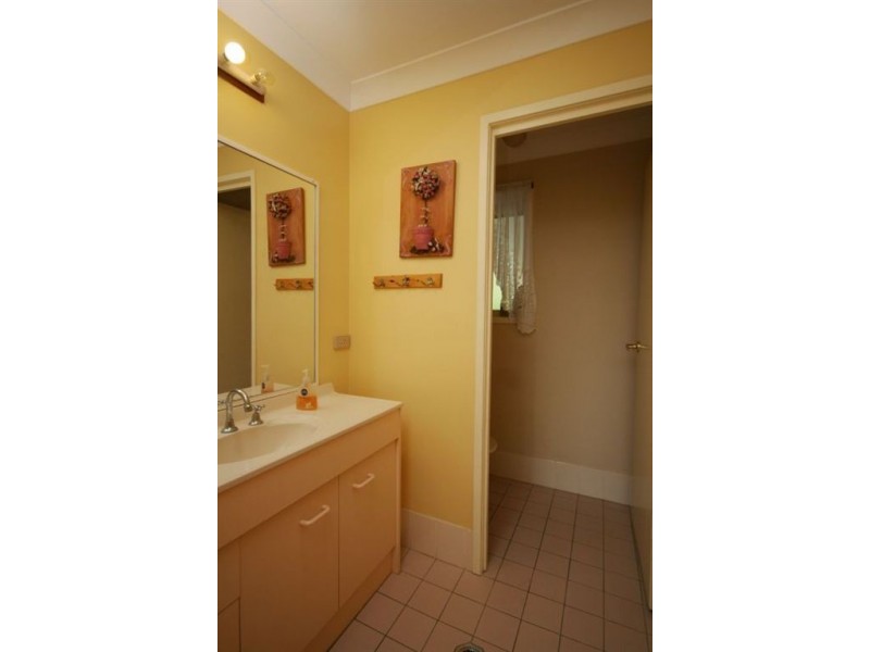 3 Minnie Place, Windaroo QLD 4207