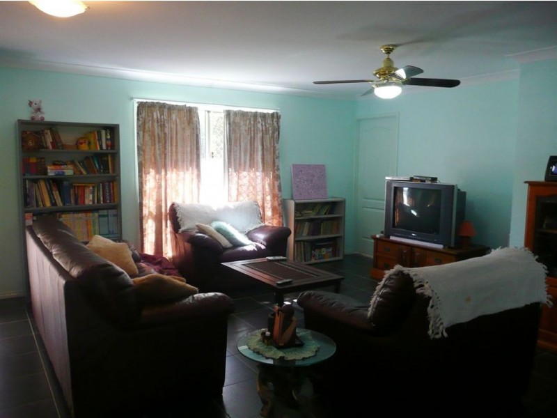 21 Shelley Ave, Mount Warren Park QLD 4207