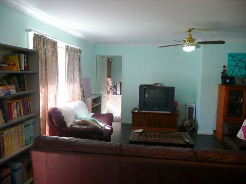 21 Shelley Ave, Mount Warren Park QLD 4207