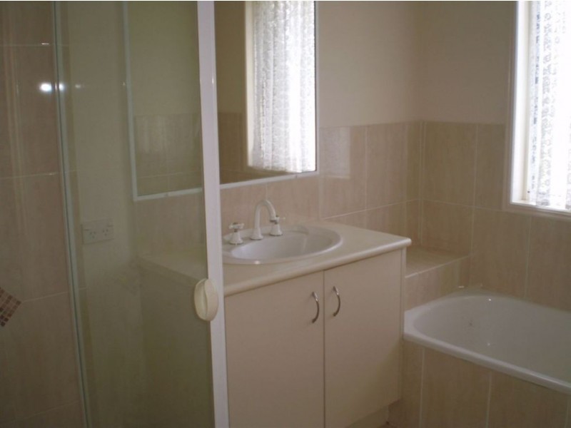 7 Kings Row, Edens Landing QLD 4207