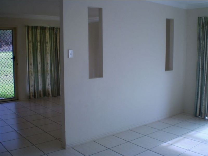 7 Kings Row, Edens Landing QLD 4207
