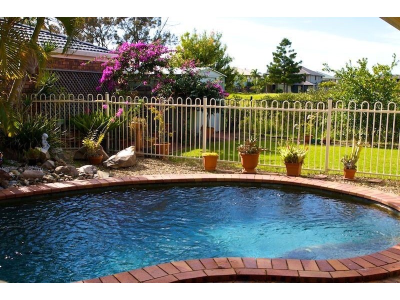 5 Baum Ct, Windaroo QLD 4207