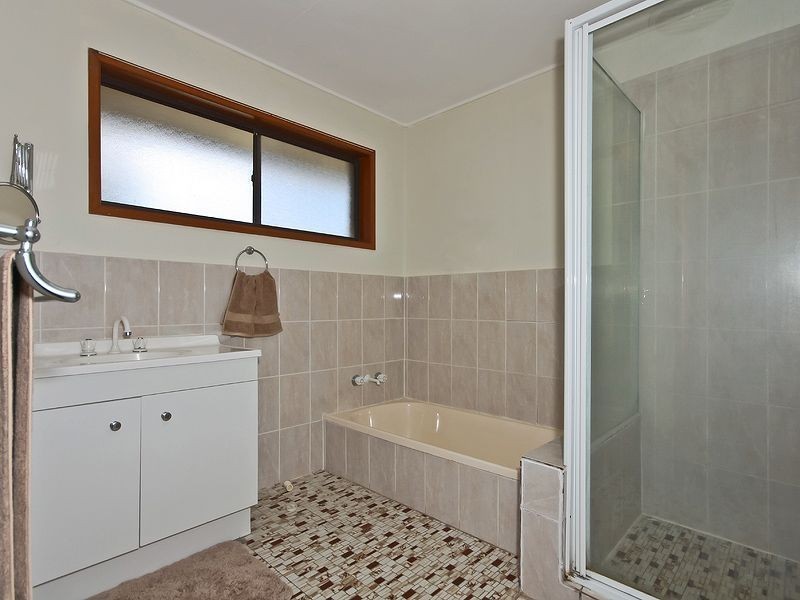 4 Hull Court, Mount Warren Park QLD 4207