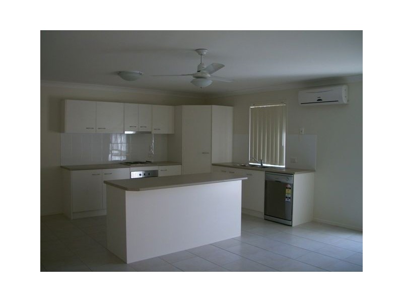 52 Pepper Tree Drive, Holmview QLD 4207