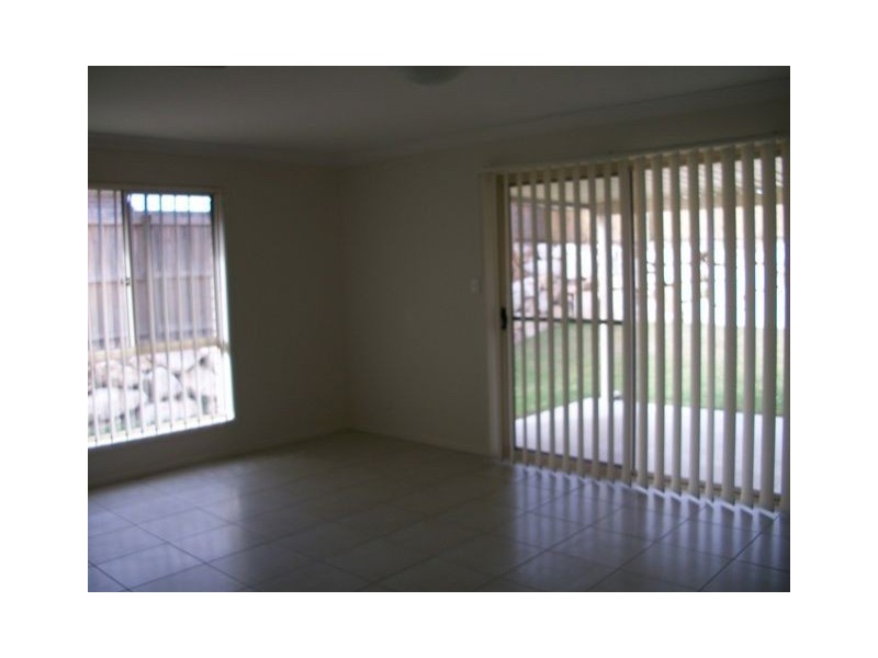 52 Pepper Tree Drive, Holmview QLD 4207