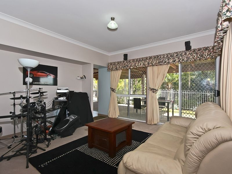 8 Nexus Close, Edens Landing QLD 4207
