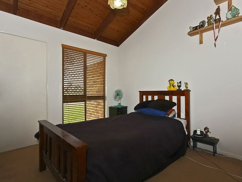 11 Rochester Drive, Mount Warren Park QLD 4207