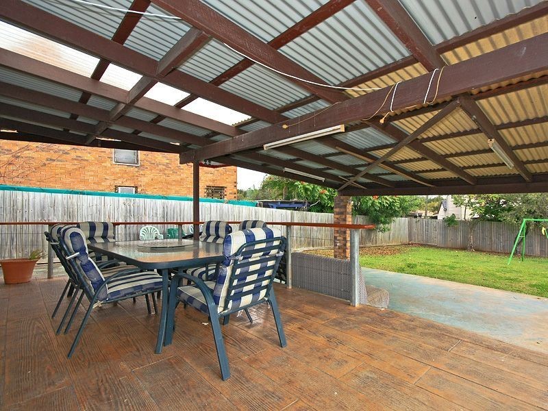 11 Rochester Drive, Mount Warren Park QLD 4207