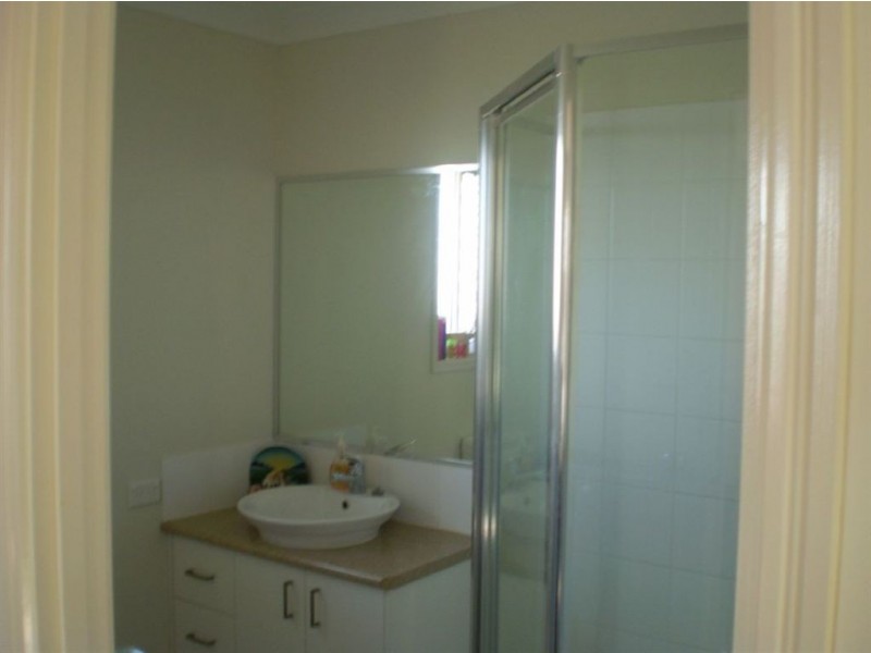 8 Louise Ct, Eagleby QLD 4207