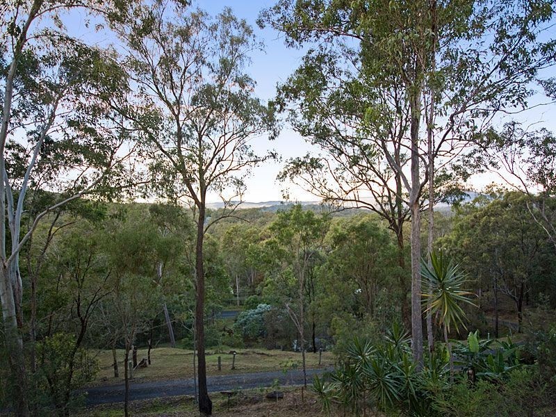 126 Drysdale Ave, Tamborine QLD 4270