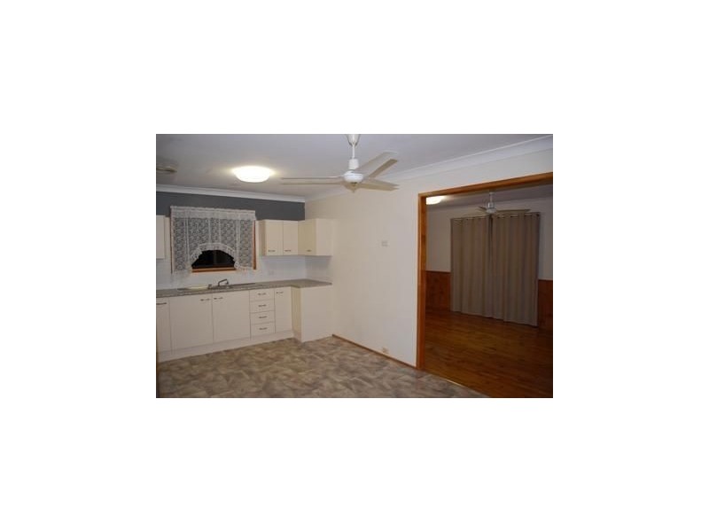 8 Louis St, Beenleigh QLD 4207